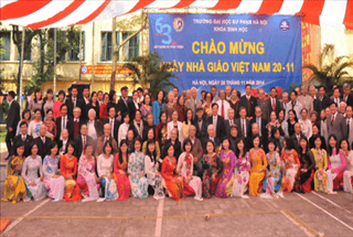 KHOA SINH HỌC CHÚC MỪNG BA NHÀ GIÁO NHÂN DÂN NĂM 2014 