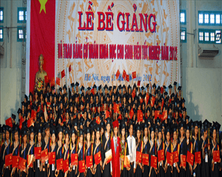 Chương trình Lễ Bế giảng năm học 2012-2013 và trao bằng cử nhân khoa học cho SV tốt nghiệp năm 2013