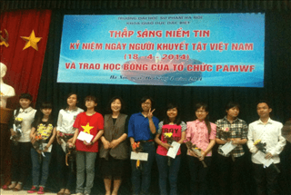 Chương trình “Thắp sáng niềm tin” – Kỷ niệm ngày Người khuyết tật Việt Nam (18/04/2014) và trao học bổng của Tổ chức PAMWF - Hàn Quốc của Khoa Giáo dục đặc biệt - Trường Đại học Sư phạm Hà Nội