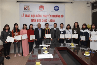 LỄ TRAO HỌC BỔNG NGUYỄN TRƯỜNG TỘ NĂM HỌC 2017 - 2018