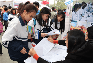 TRƯỜNG ĐẠI HỌC SƯ PHẠM HÀ NỘI  THAM GIA NGÀY HỘI TƯ VẤN TUYỂN SINH - HƯỚNG NGHIỆP 2016