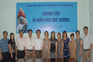 Cán bộ, công đoàn viên trường Đại học Sư phạm Hà Nội "Chung sức vì biển đảo quê hương"