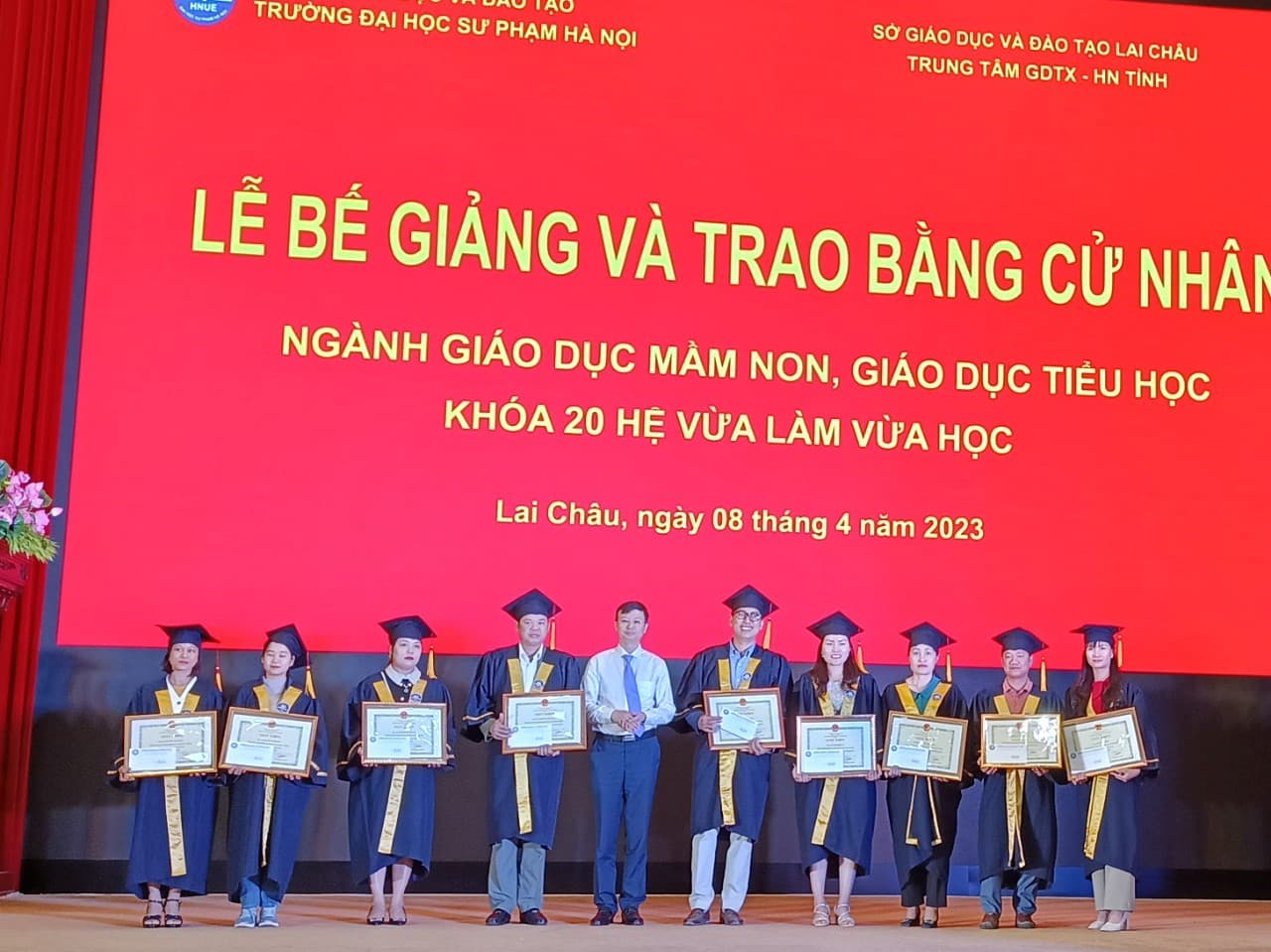 Triển khai nhiệm vụ của Đề án ngoại ngữ quốc gia tại tỉnh Lai Châu  và Bế giảng các lớp vừa làm vừa học