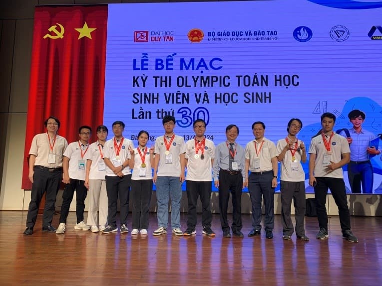 Đội tuyển Trường Đại học Sư phạm Hà Nội đạt thành tích xuất sắc tại kỳ thi Olympic Toán học sinh viên và học sinh toàn quốc lần thứ 30 năm 2024