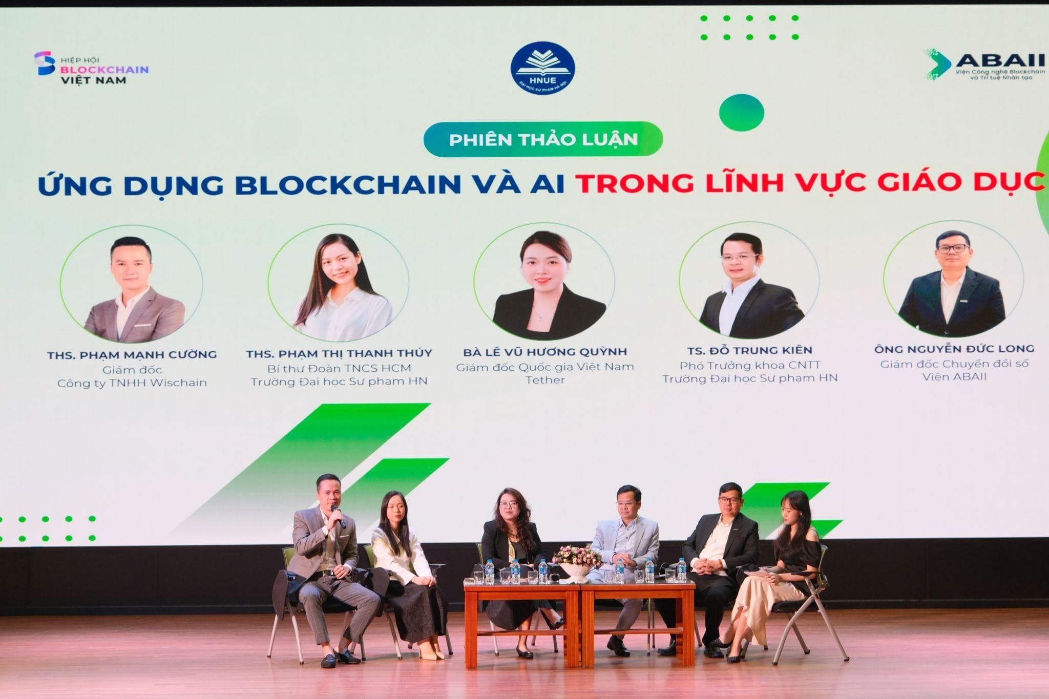 TỌA ĐÀM “BLOCKCHAIN VÀ AI TRONG GIÁO DỤC VÀ ĐÀO TẠO GIÁO VIÊN”