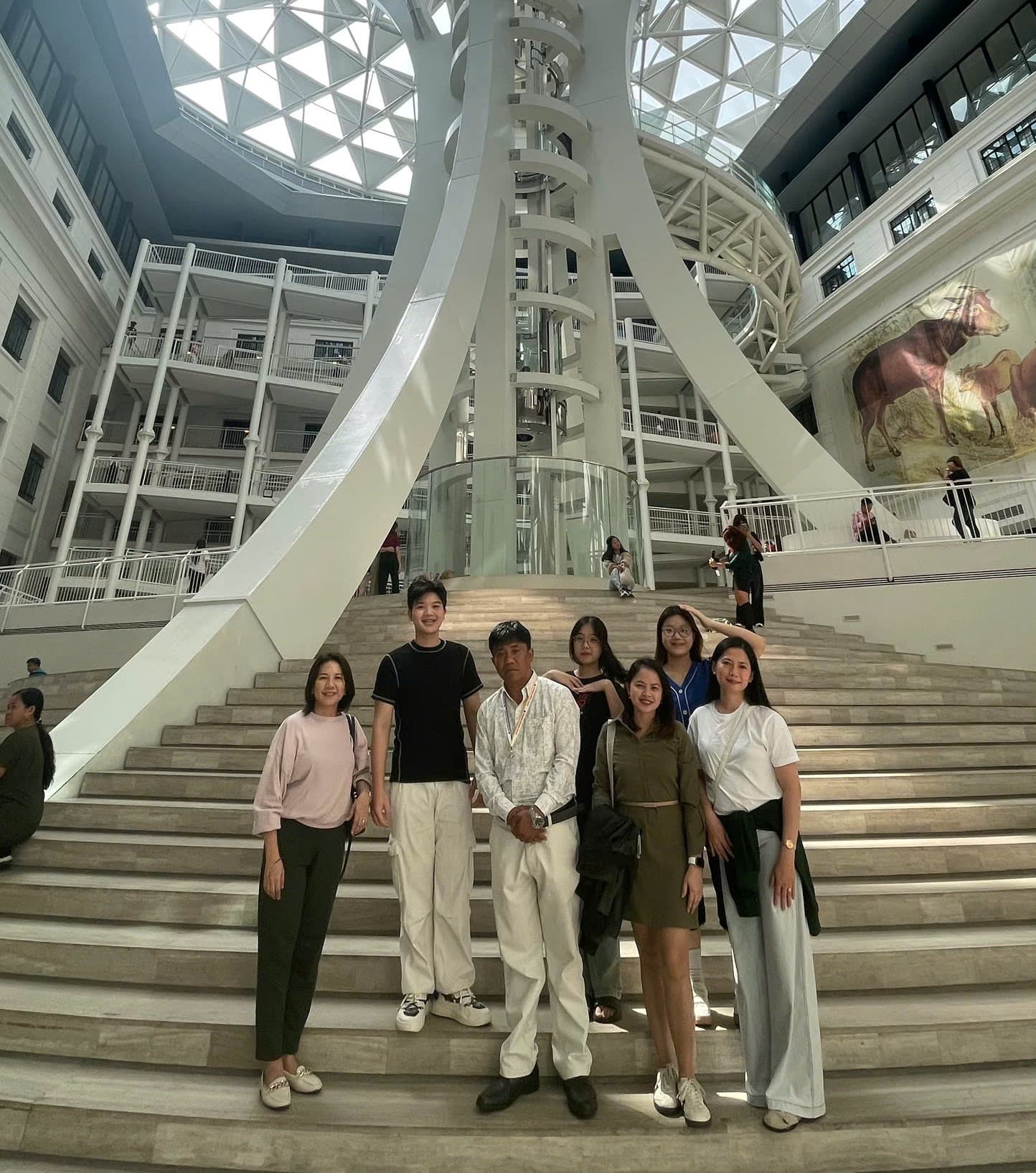 THÁNG ĐẦU TIÊN HỌC TẬP TẠI TRƯỜNG DE LA SALLE UNIVERSITY - DASMARINAS CỦA BA SINH VIÊN KHOA SINH HỌC, TRƯỜNG ĐHSP HÀ NỘI