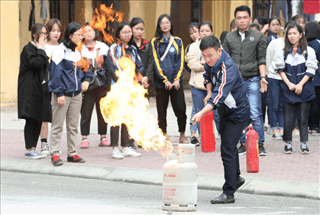 Trường Đại học Sư phạm Hà Nội tổ chức tập huấn nghiệp vụ phòng cháy chữa cháy