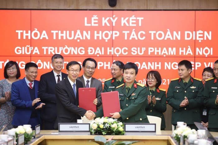 LỄ KÍ KẾT THỎA THUẬN HỢP TÁC GIỮA TRƯỜNG ĐẠI HỌC SƯ PHẠM HÀ NỘI VÀ TỔNG CÔNG TY GIẢI PHÁP DOANH NGHIỆP VIETTEL