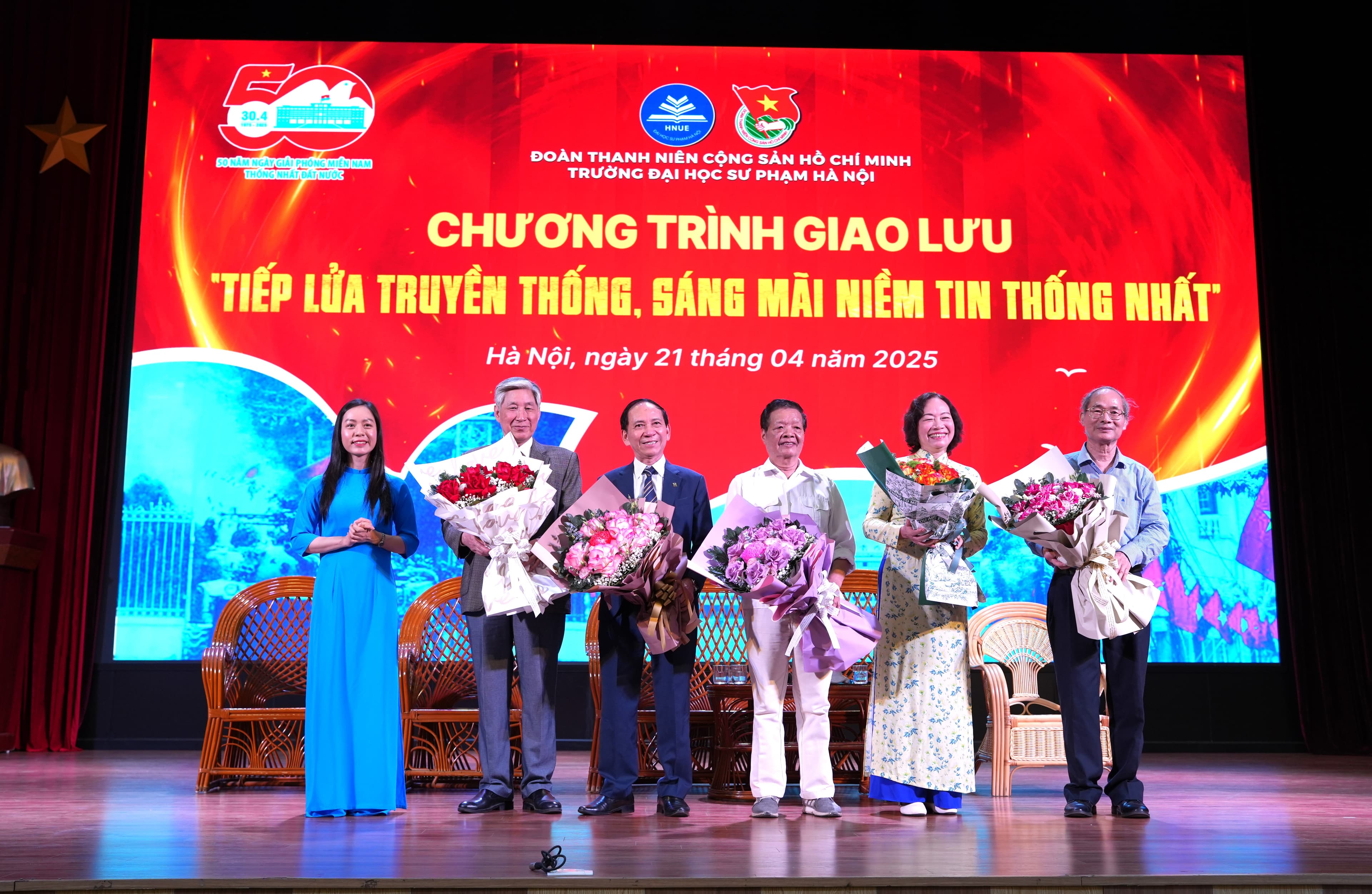 CHƯƠNG TRÌNH GIAO LƯU “TIẾP LỬA TRUYỀN THỐNG, SÁNG MÃI NIỀM TIN THỐNG NHẤT”: HÀNH TRÌNH TRỞ VỀ TỪ KÝ ỨC, GỬI TỚI TƯƠNG LAI MỘT NGỌN LỬA NIỀM TIN