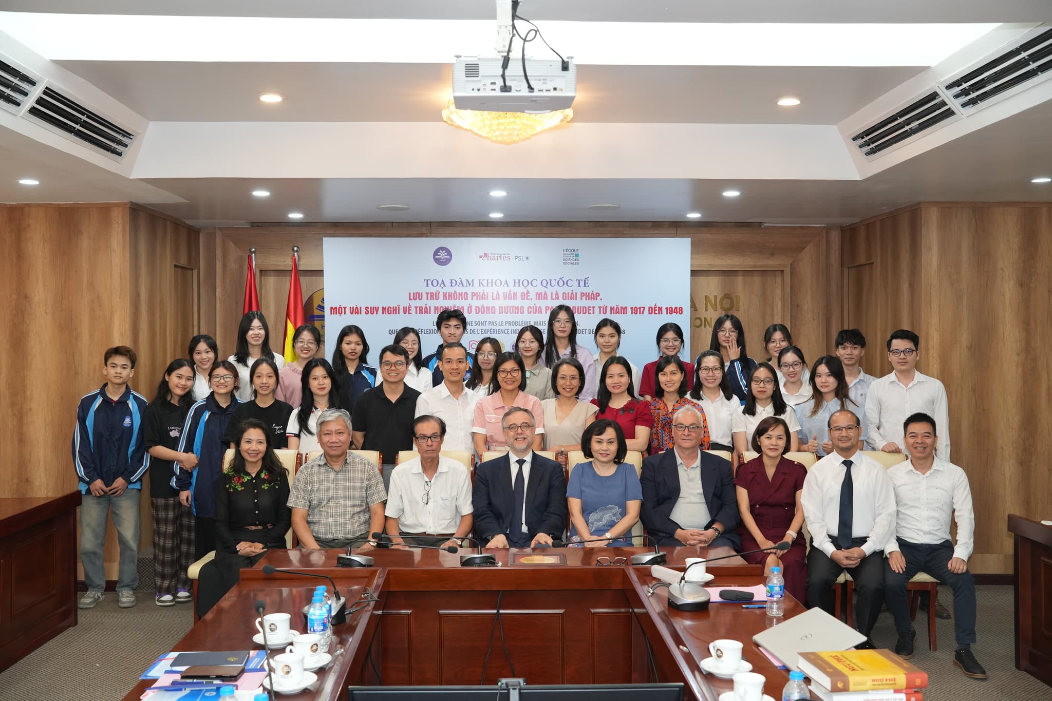 TOẠ ĐÀM KHOA HỌC QUỐC TẾ  VỀ LƯU TRỮ TIẾP CẬN LIÊN NGÀNH 