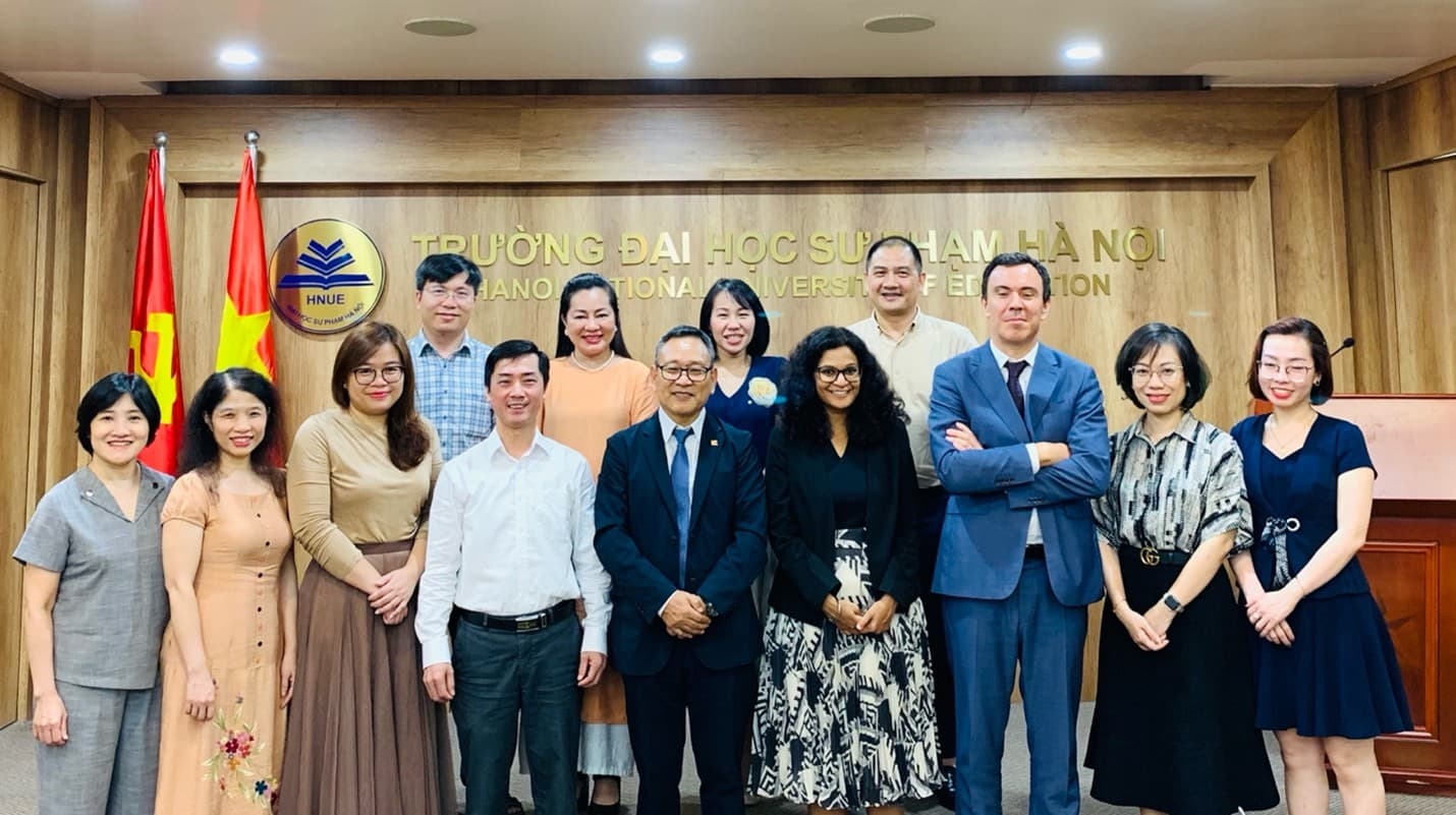 TRƯỜNG ĐẠI HỌC SƯ PHẠM HÀ NỘI GẶP GỠ ĐOÀN CHUYÊN GIA GPE-KIX VỀ CƠ HỘI HỢP TÁC NGHIÊN CỨU GIÁO DỤC