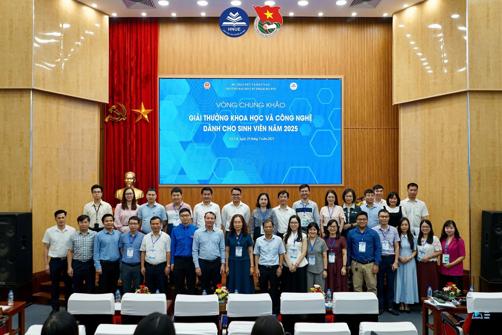 VÒNG CHUNG KHẢO GIẢI THƯỞNG KHOA HỌC VÀ CÔNG NGHỆ DÀNH CHO SINH VIÊN TRƯỜNG ĐẠI HỌC SƯ PHẠM HÀ NỘI NĂM 2025: KHẲNG ĐỊNH TRÍ TUỆ, SÁNG TẠO, LAN TỎA NIỀM ĐAM MÊ NGHIÊN CỨU KHOA HỌC