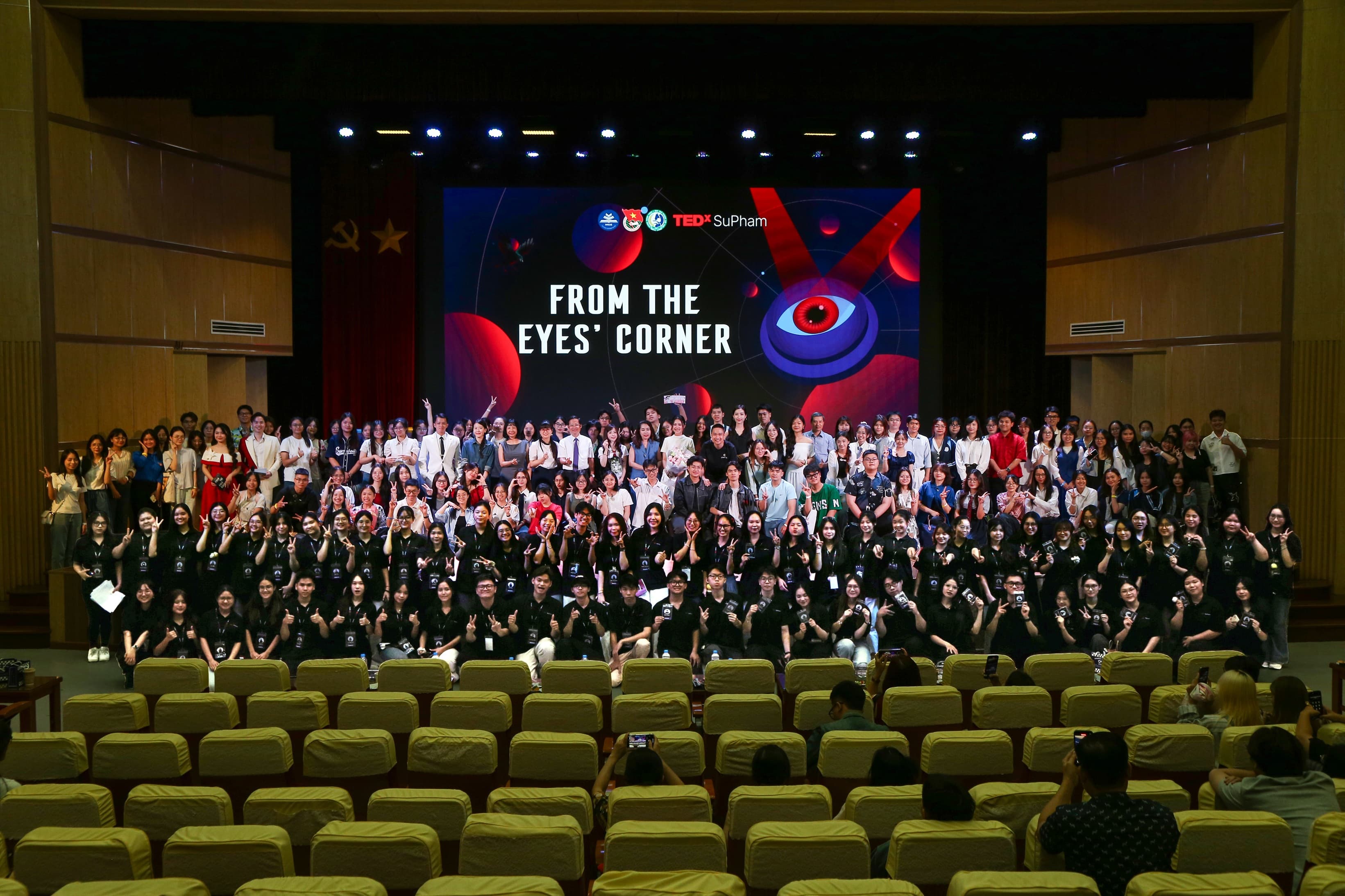 𝐓𝐄𝐃𝐱𝐒𝐮𝐏𝐡𝐚𝐦 2025: FROM THE EYES’ CORNER – NƠI NHỮNG GIÁ TRỊ SỐNG, NHỮNG GÓC NHÌN MỚI ĐƯỢC LAN TỎA VÀ CHẠM TỚI GIỚI TRẺ