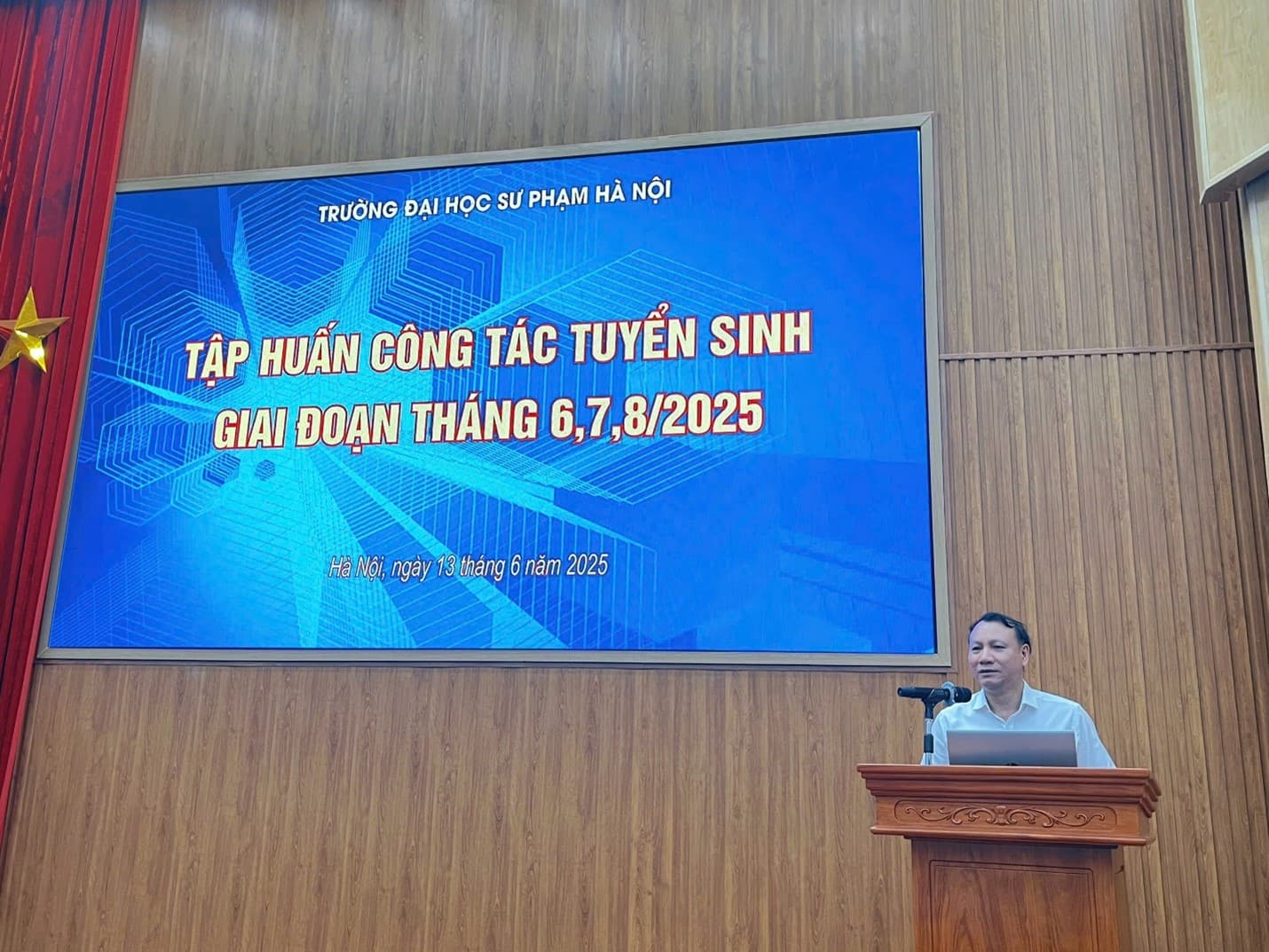 Trường Đại học Sư phạm Hà Nội tổ chức tập huấn công tác truyền thông và tư vấn tuyển sinh năm 2025.