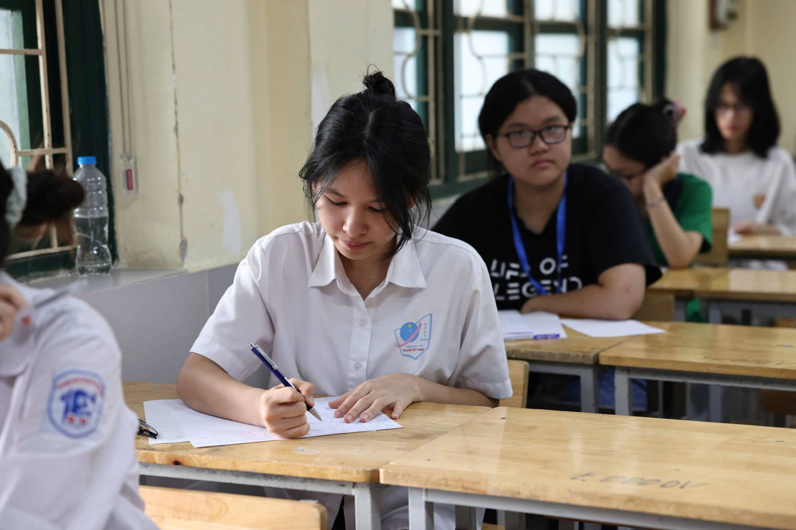 Hơn 4.400 thí sinh dự thi vào lớp 10 Trường THCS và THPT Nguyễn Tất Thành năm học 2025 - 2026