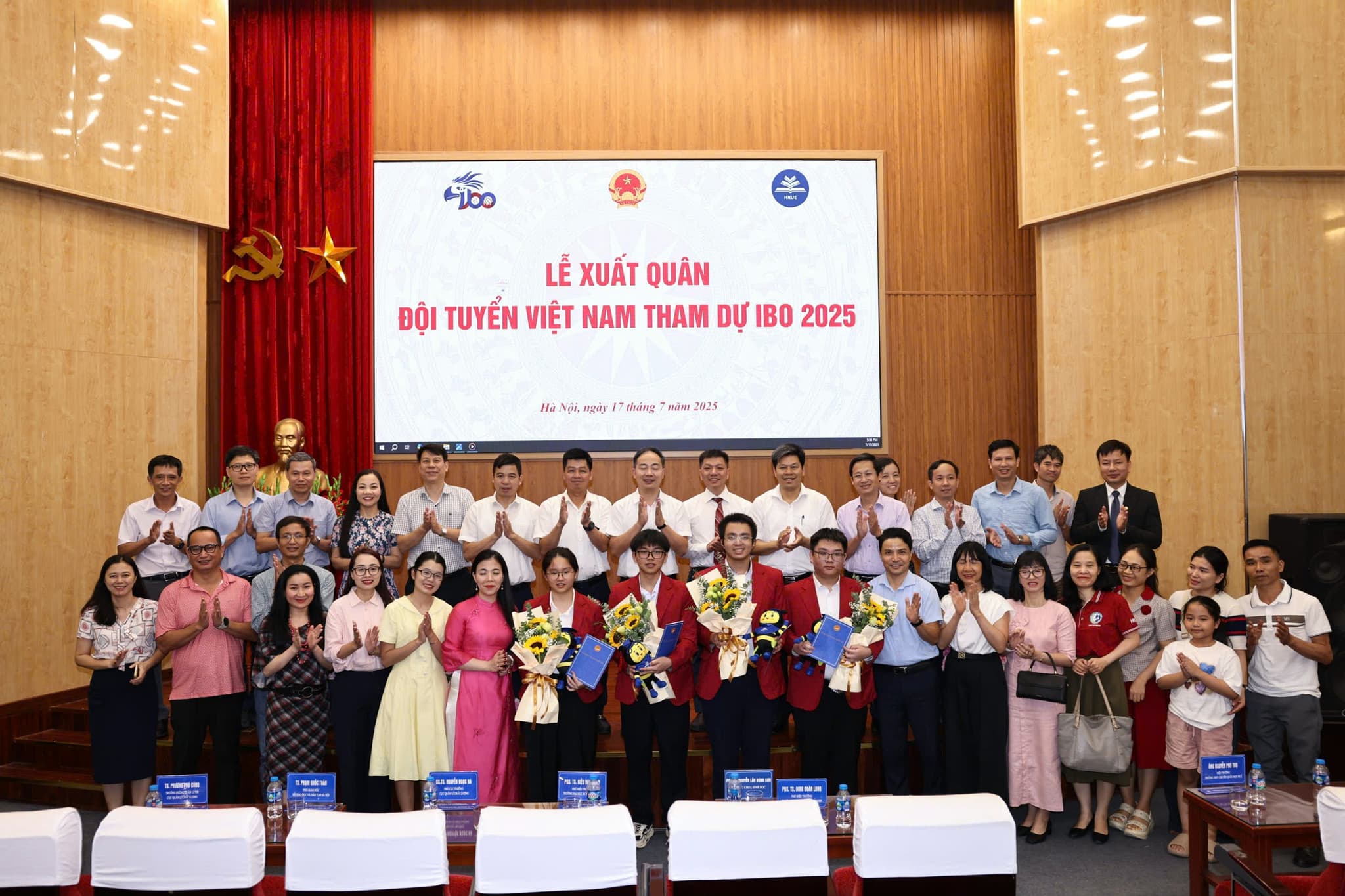 Lễ xuất quân Đội tuyển Việt Nam tham dự Olympic Sinh học Quốc tế 2025: Sẵn sàng chinh phục đấu trường quốc tế