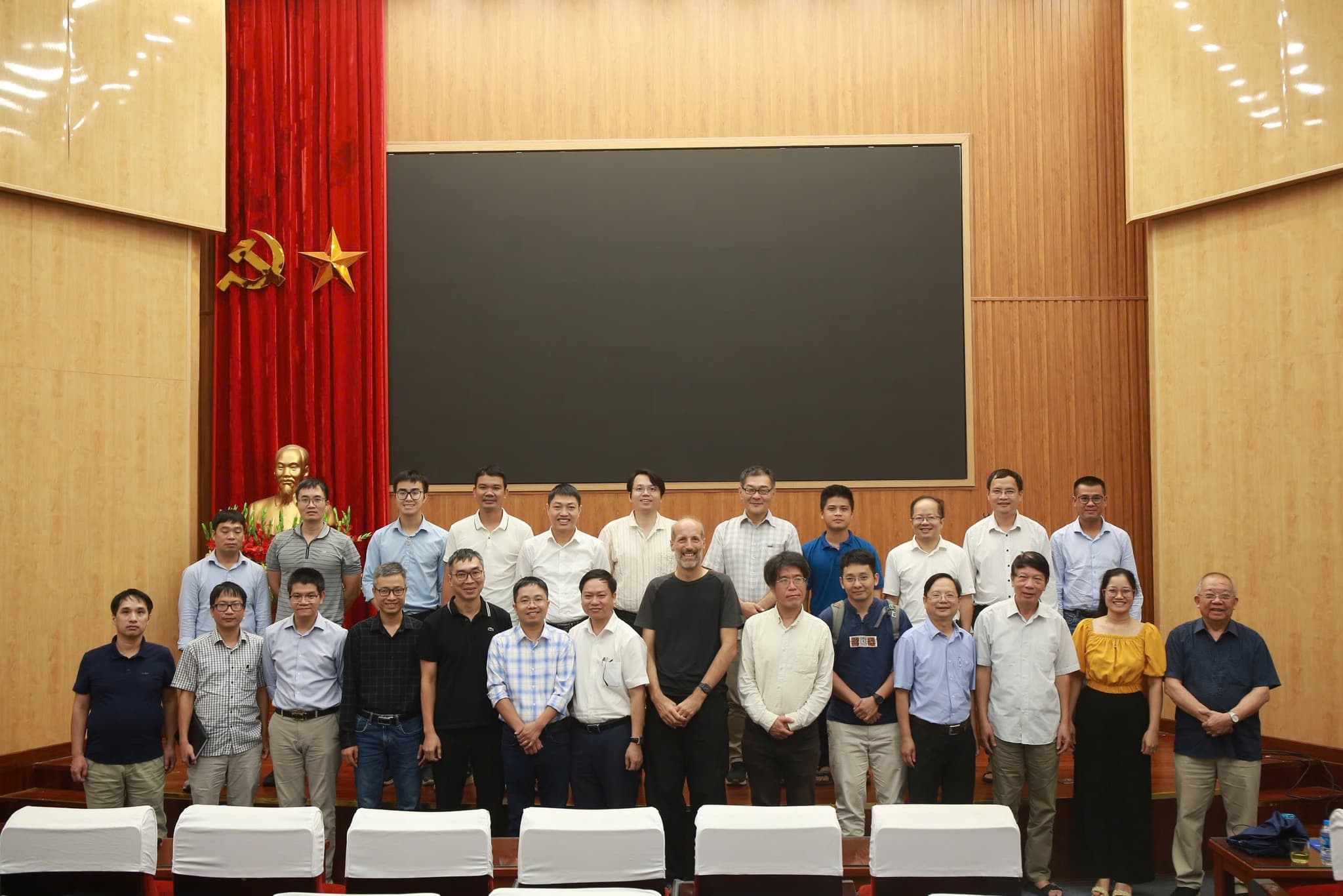 Gặp gỡ và giao lưu học thuật cùng GS. Martin Hairer (École Polytechnique Fédérale de Lausanne; Imperial College London) và GS. Tadashi Tokieda (Đại học Stanford) tại Trường Đại học Sư phạm Hà Nội
