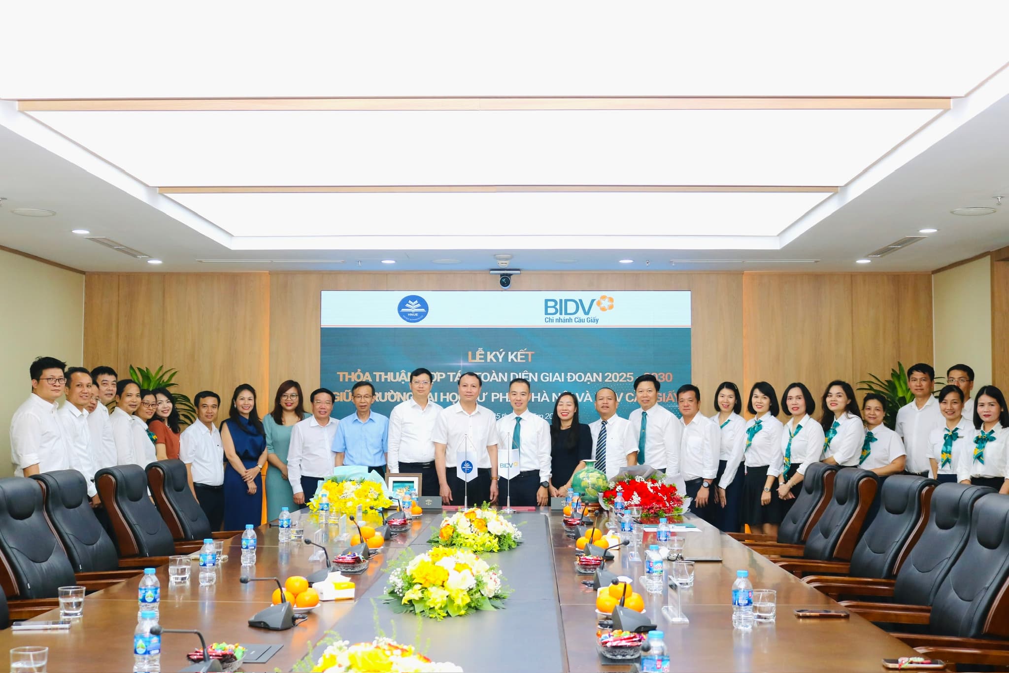 Trường Đại học Sư phạm Hà Nội tổ chức cắt băng khánh thành và đưa vào sử dụng công trình Smart Computer Room tại Trường THCS Năng khiếu ĐHSP 
