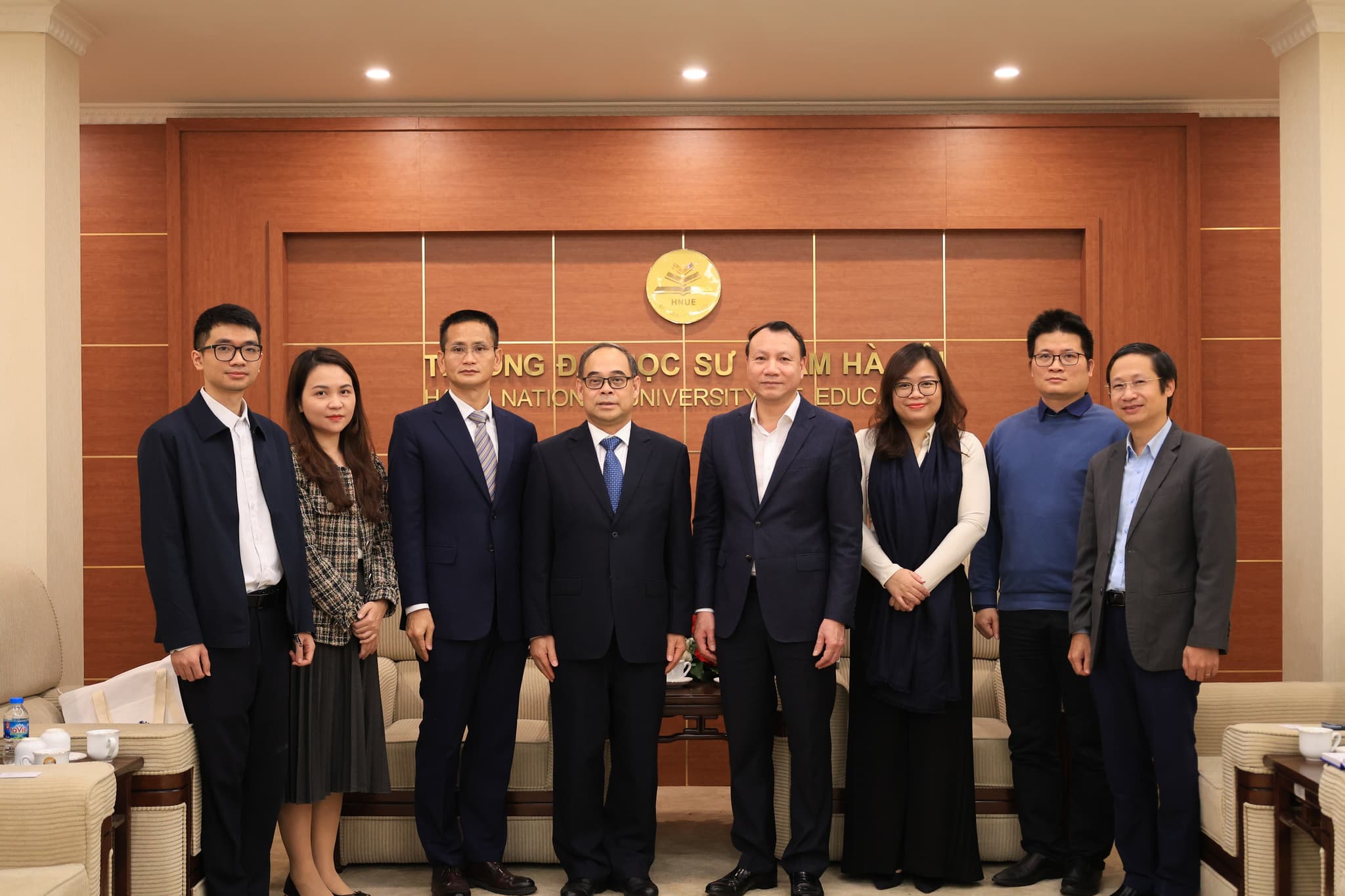 Trường Đại học Sư phạm Hà Nội làm việc với Đại sứ quán Trung Quốc tại Việt Nam nhằm thúc đẩy hợp tác đào tạo và nghiên cứu